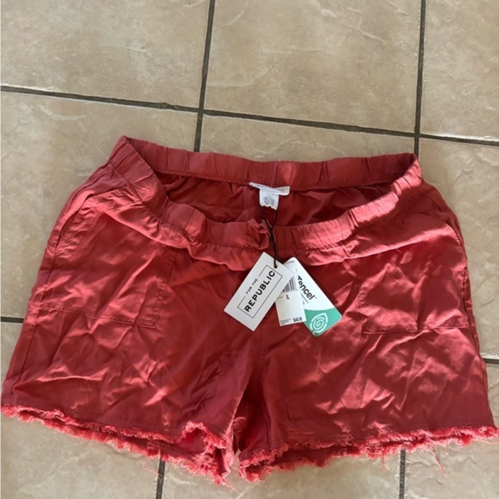 10/$20🔥For the Republic shorts‎